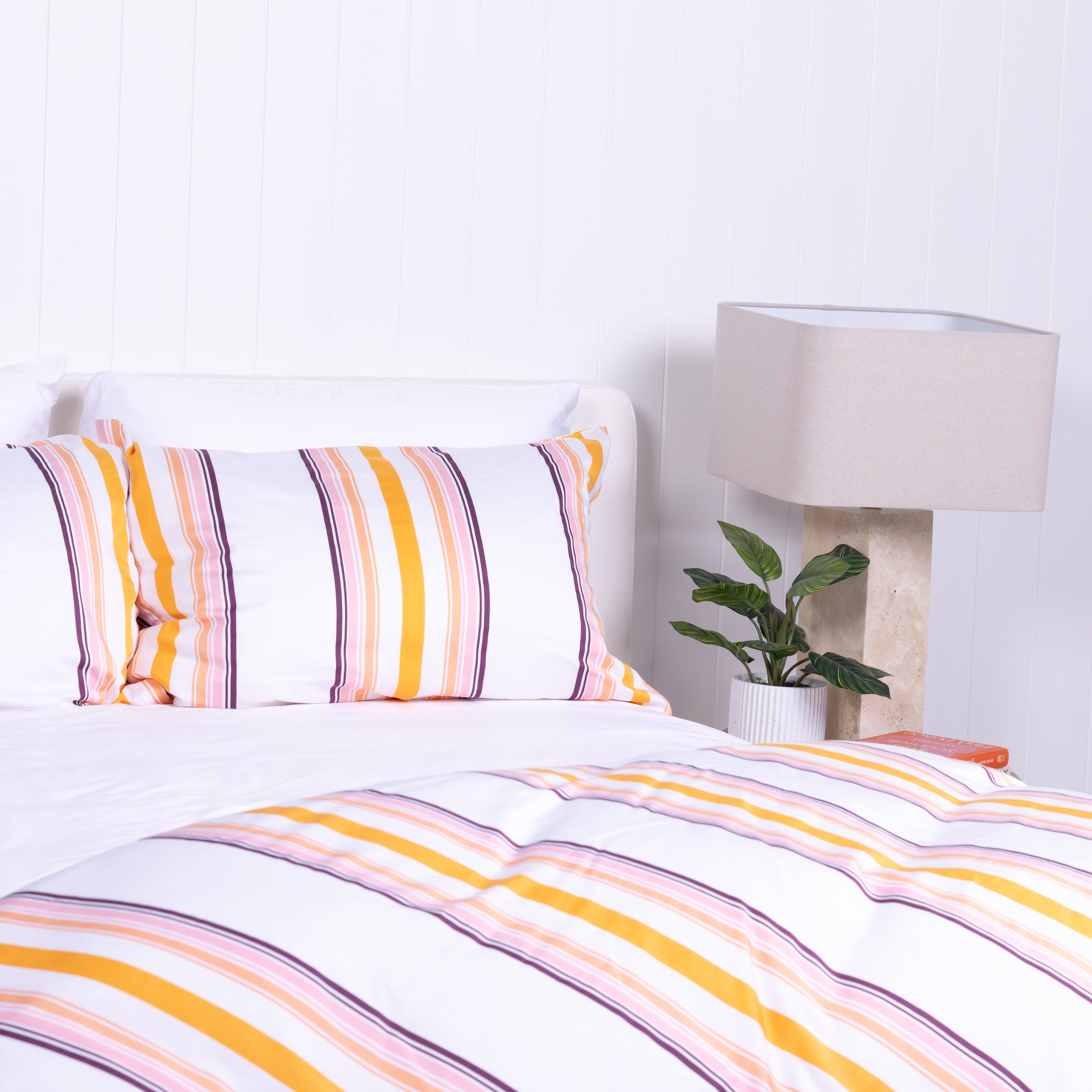 Honeymoon Bay Magnetic Clip & Zip Quilt Cover