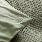 Close up of Daintree waffle magnetic quilt corner.