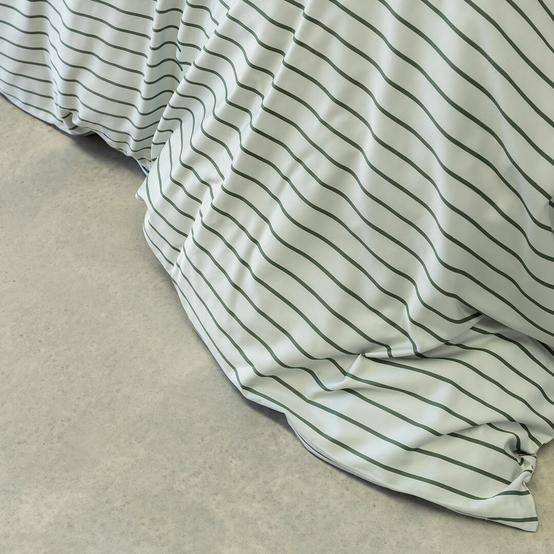 Stripe quilt cover. 
